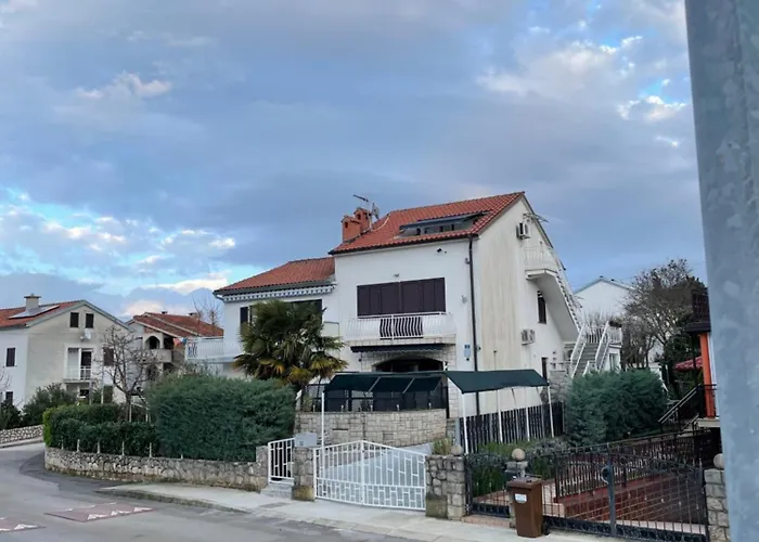 Casa Estancia Apartment